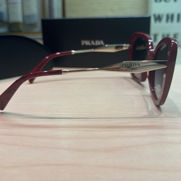 NWT/NIB Red Prada Butterfly Sunglasses - Picture 7 of 9